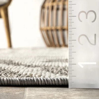 NuLOOM Corina Zebra Indoor/Outdoor Patio Area Rug 4 NuLOOM Corina Zebra Indoor/Outdoor Patio Area Rug - Image 2