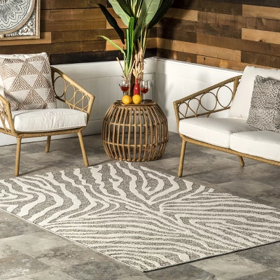 NuLOOM Corina Zebra Indoor/Outdoor Patio Area Rug 3 NuLOOM Corina Zebra Indoor/Outdoor Patio Area Rug