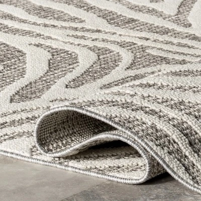 NuLOOM Corina Zebra Indoor/Outdoor Patio Area Rug 5 NuLOOM Corina Zebra Indoor/Outdoor Patio Area Rug - Image 3