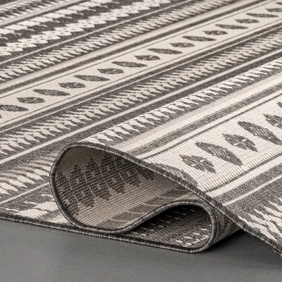 NuLOOM Teofila Outdoor Area Rug 5 NuLOOM Teofila Outdoor Area Rug - Image 3